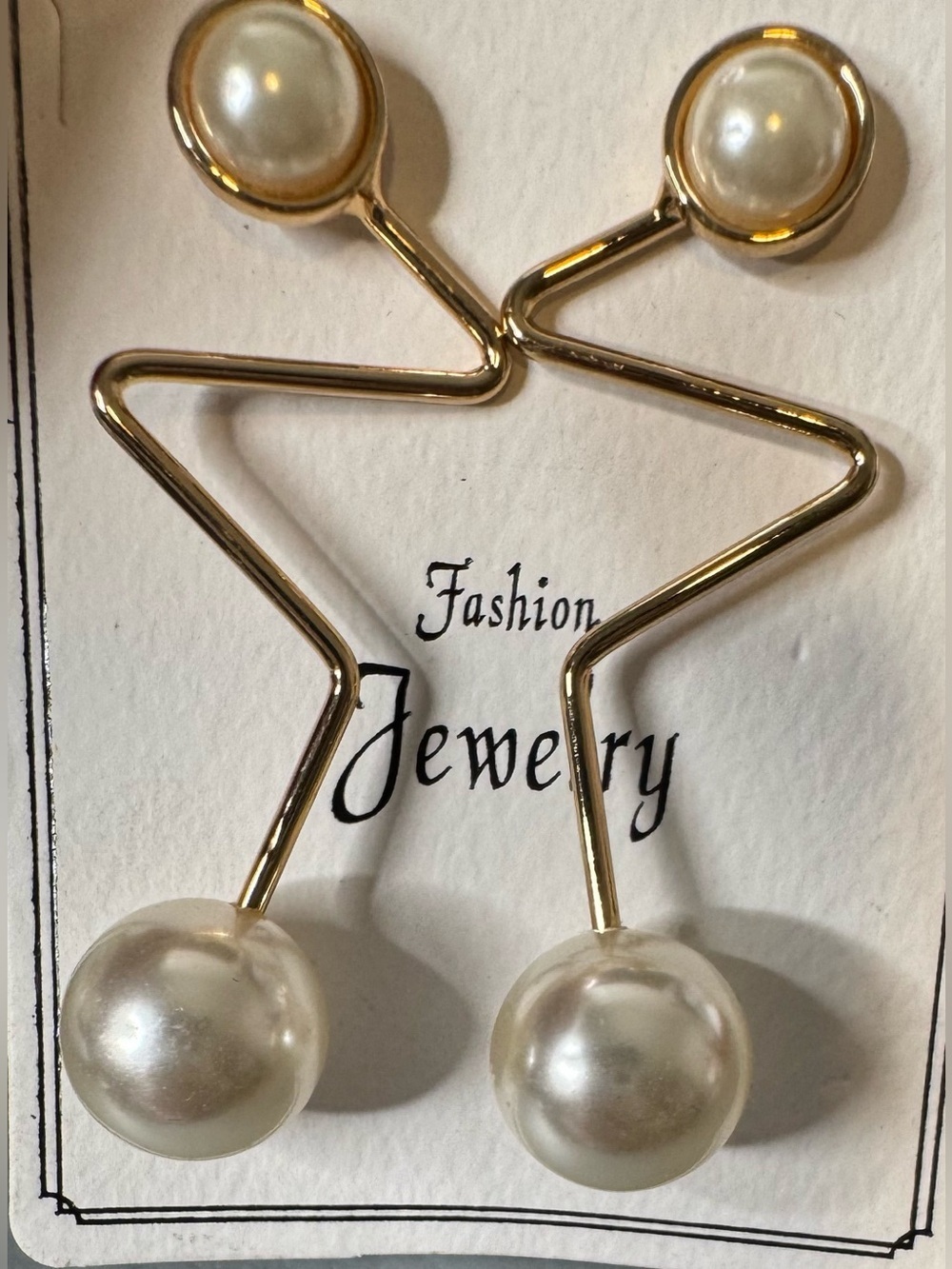 Fashion Jewelry Gold Star Frame Earrings with White Pearls asymmetrical